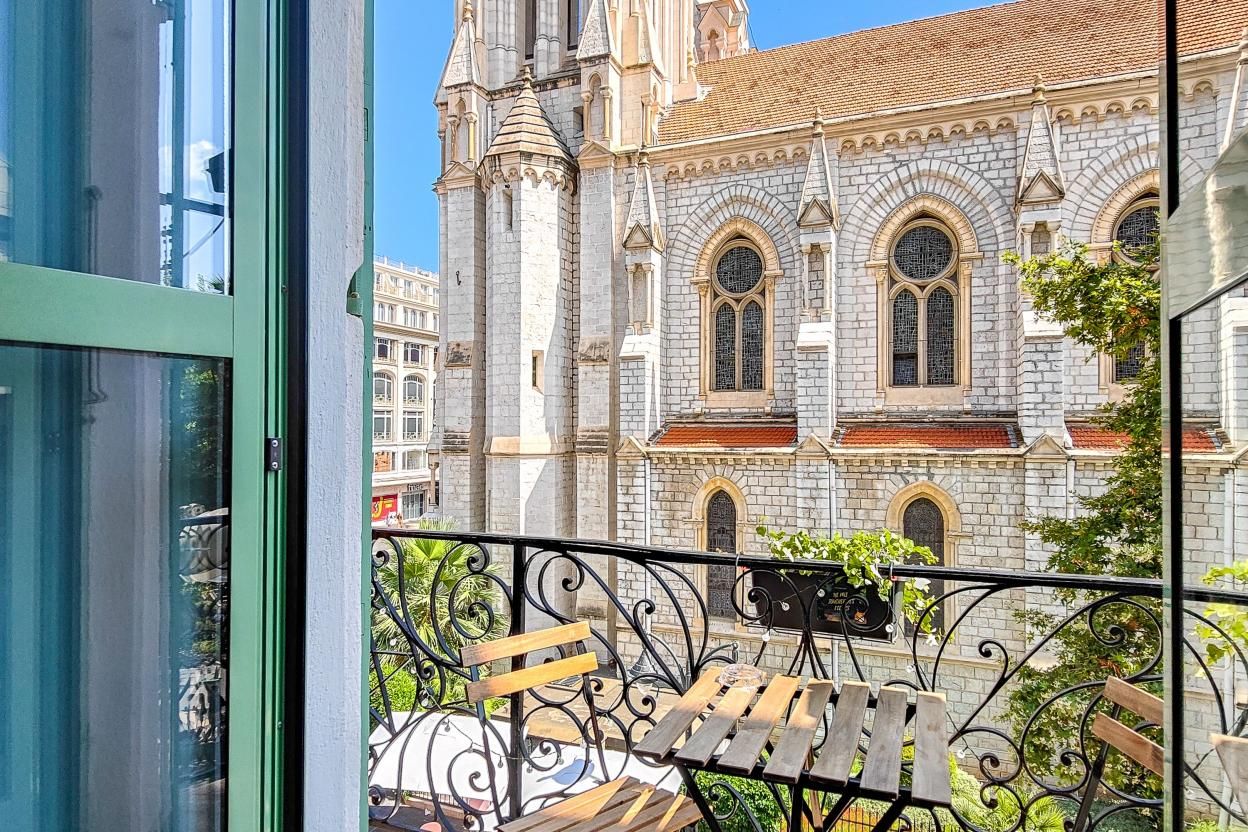 Hôtel du Centre Nice -  Superior Doppelzimmer Balkon mit Blick auf Notre Dame de l'Assomption